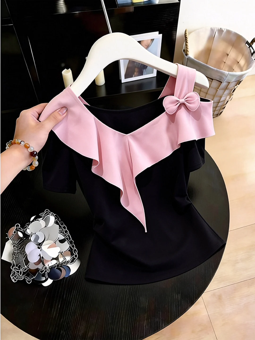 Elegant V-neck Shoulder-bow Tie Design Women's T-shirt Summer New Style Beautiful Atmosphere Shoulder-baring Waist-cinching S...