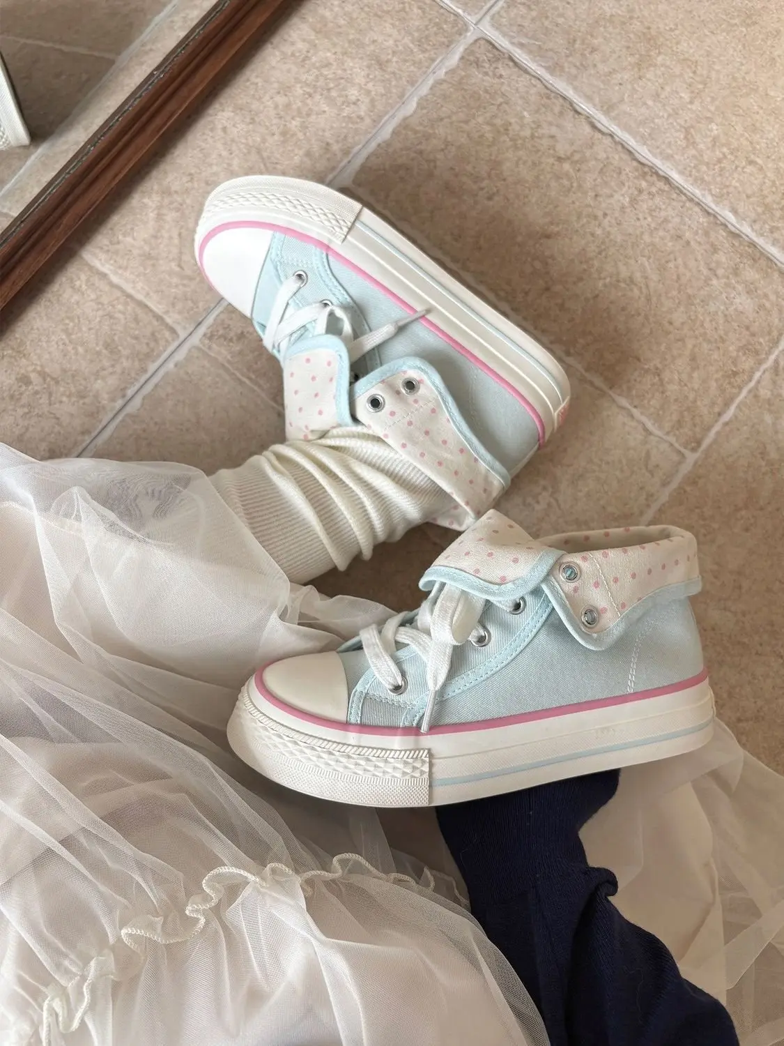 Neue High Help Canvas-Schuhe mit Punkten, Damen-Freizeitschuhe, vulkanisierte Sneakers, bequeme Sport-Walking-Plattform-Flats für den Frühling. – Detail 4