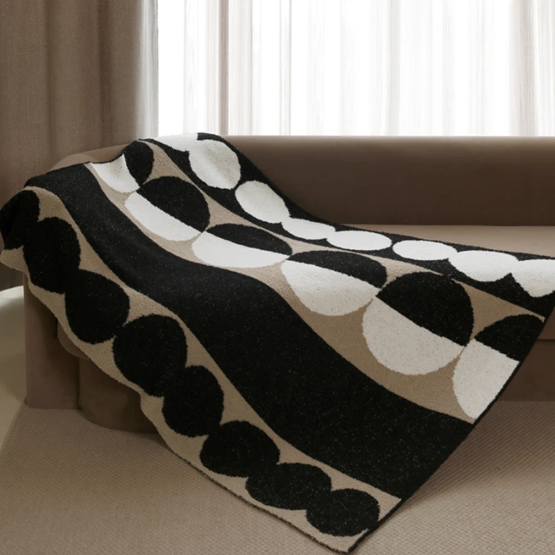 Life modern minimalist black and white sofa padded nap premium single blanket shawl