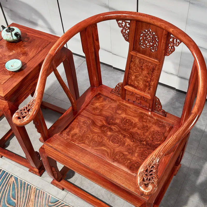 Kursi Istana Cendana Merah Landak Kombinasi Tiga Potong Kursi Rosewood Klasik Kasual