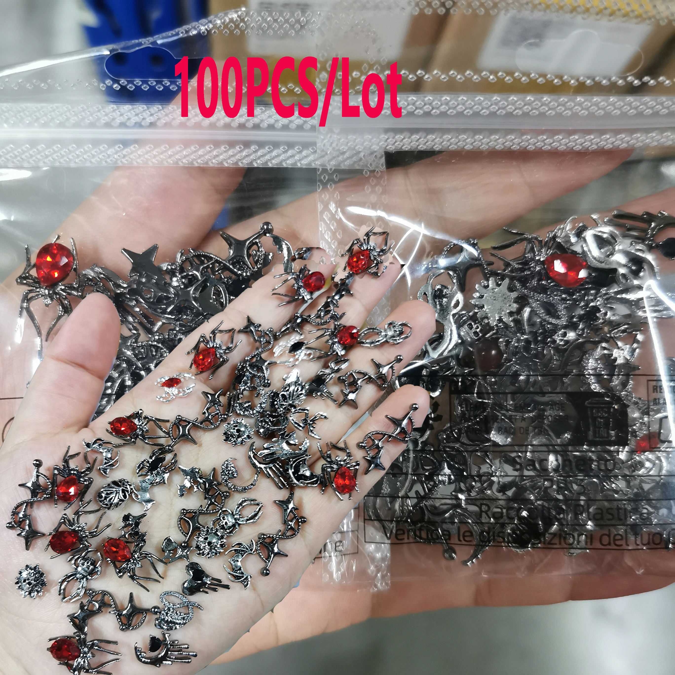 

100pcs Halloween Black Style Alloy Nail Charms Y2k Punk Red Gemstones Spider/Snake/Skull Nail Art Supplies Halloween Nail Decors