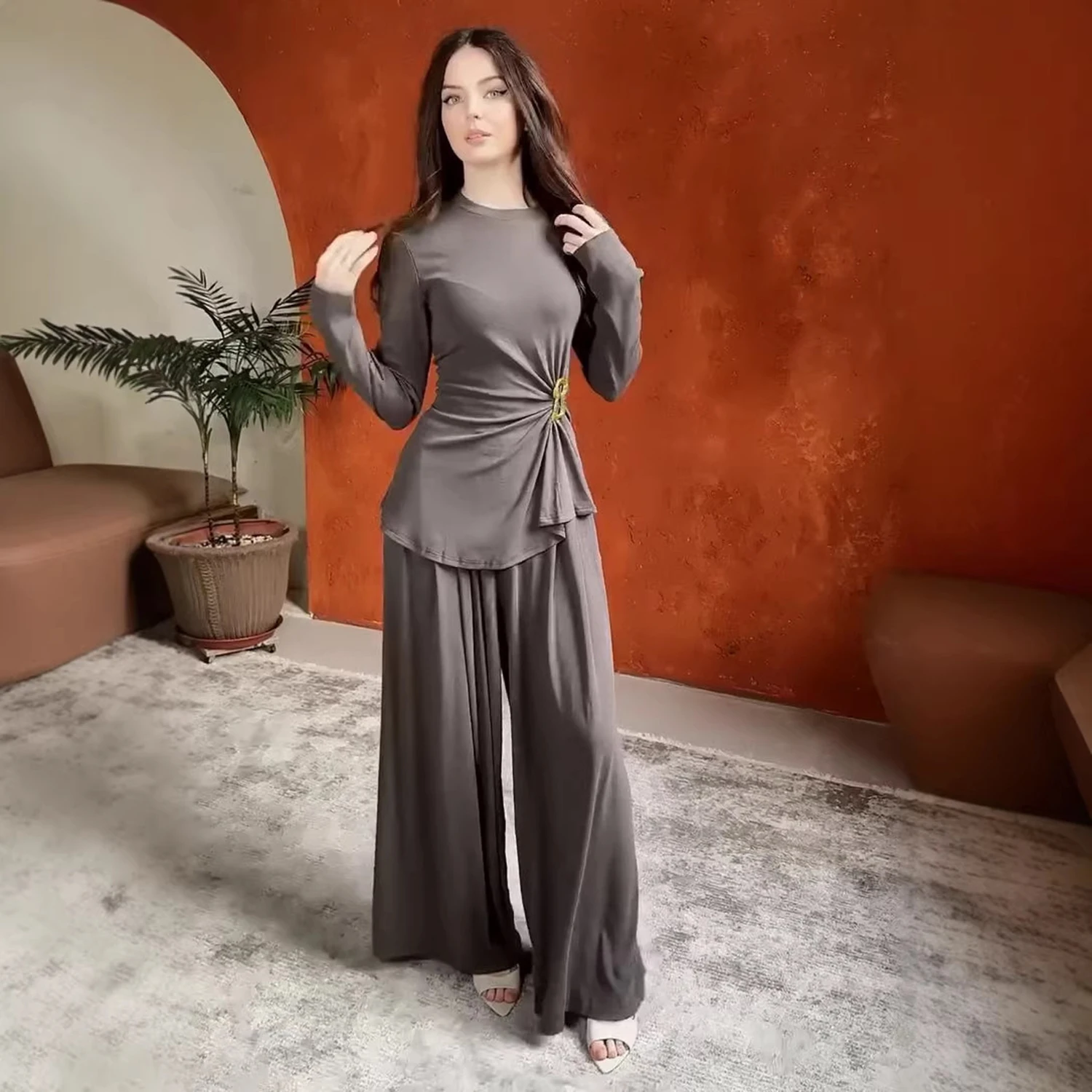 

LIMO 2026 elegant set. stretchy fabric, the top features a chic waist buckle detail, with wide pants,for work or outings