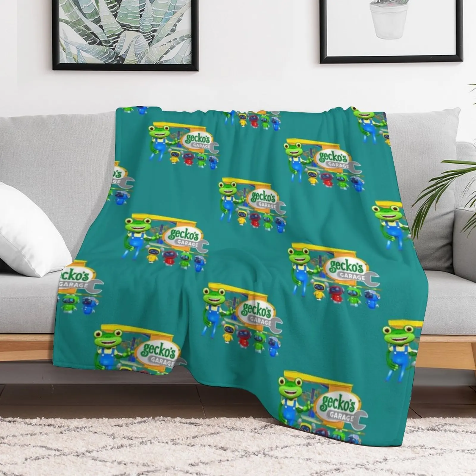 Geckos garage kidshoodie Throw Blanket Luxurious Soft Fuzzy Blanket for Sofa Bed