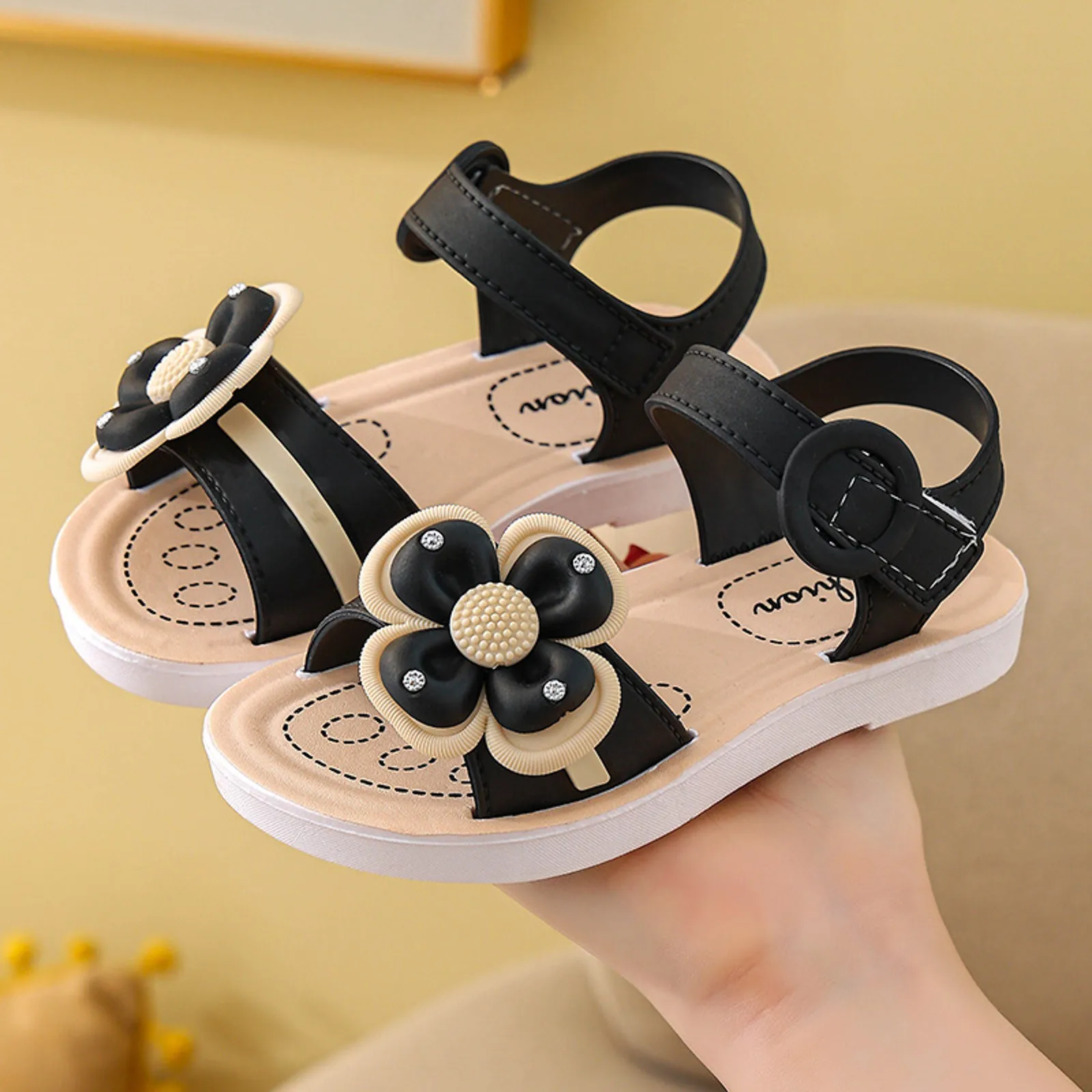 Kids Shoes Girl Soft Soles Sandals Casual Fashionable Princess Shoes Summer New Beach Shoes Flower Shaped Girl Sandals Sandálias