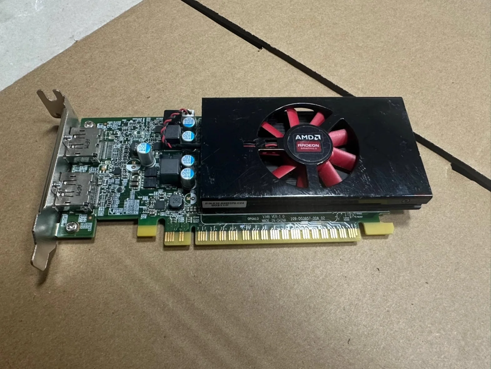 

Видеокарта Radeon R7 450 4 ГБ GDDR5 2 * порт дисплея 0TDMFC TDMFC
