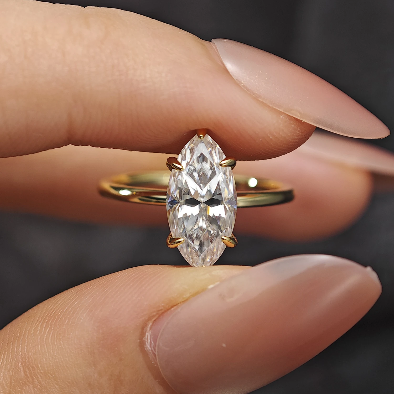 S925 Sterling Silver 2 Carat Marquise Moissanite Ring for Women  And American High-End Wedding Ring Small Luxury Ring