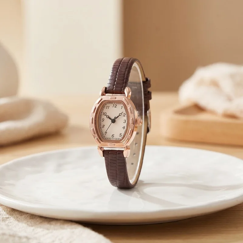 Retro Barrel Shaped Women's Quartz Watch Niche Light Luxury High End Leather Strap Ladies Wristwatch Ideal for Daily Wear School