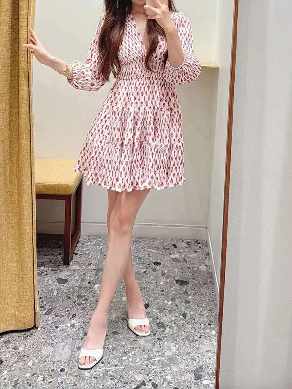 

Spring 2026 Early Bloom Anti-Aging Small Floral V-Neck Pleated Waist Cinching Lantern Sleeve Short Dress Women's Fashion