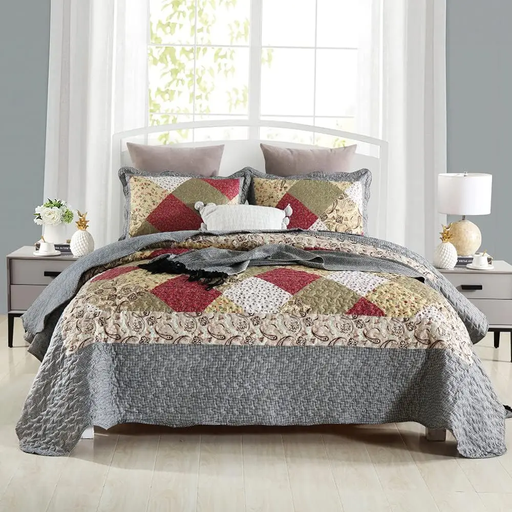 

Reversible Patchwork Bedspread Quilt Set, 3 Pieces Coverlet Set, Red Paisley Floral Pattern Bedspread, King Size