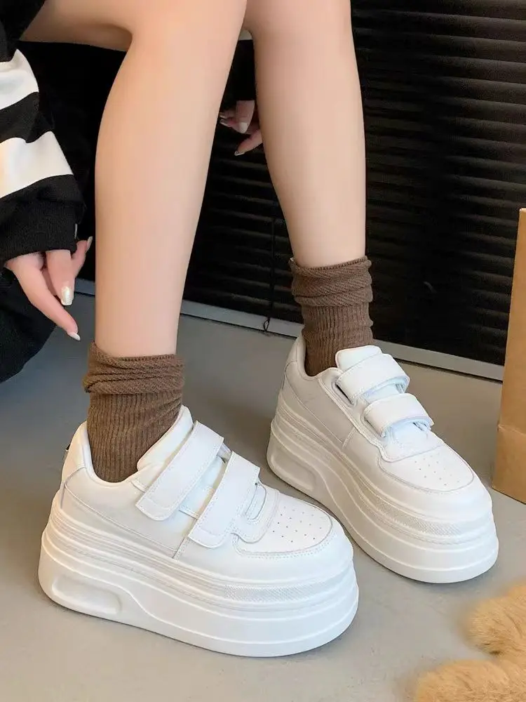 

Женские высокие кроссовки на подкладке Thi Bot из мягкой кожи Casual oes на весну, осень и зиму, модные высокие кроссовки на подкладке Fce...