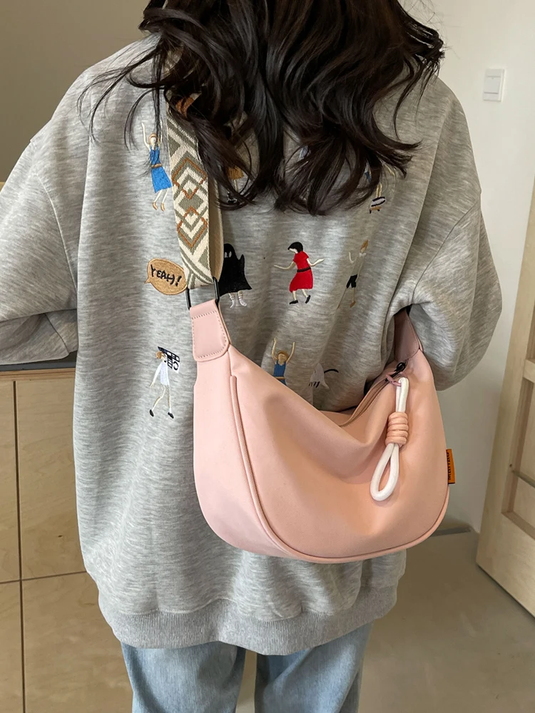 

Trendy 2024 Women's Dumpling aped Crossbody Bag Unique Design Nylon Material Versatile Ins Sle Underarm Bag Single oulder