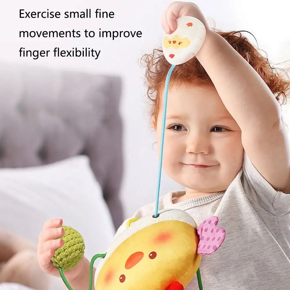 ألعاب سلسلة سحب للأطفال على شكل سرطان البحر مع مرآة تشويه مشبكة وخرز رنين للتطوير البصري الحسي