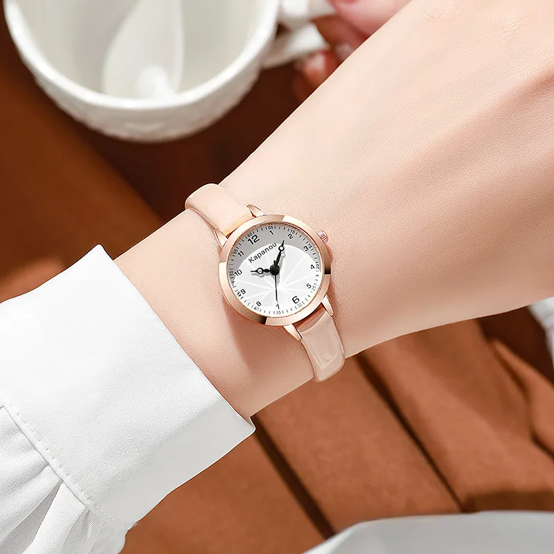 Montre pour femme, montre à quartz pour femme, style simple et élégant, luxe discret, haute valeur, pour étudiantes.