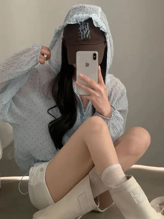 

Polka Dot Printed Long Sve Women's Summer Fre Sle Anti UV Hat Jaet Korean Loose Fit Bubble Sve Zipper Closure Top