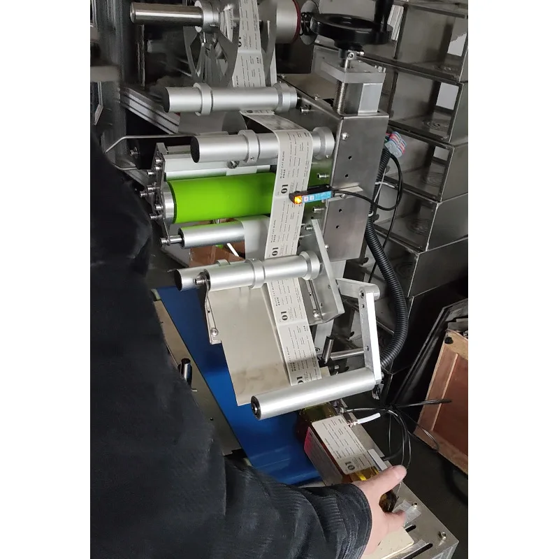 LY-140 2 In 1 Assembly Line Labeling Machine Small Flat / Round Bottle Label Sticker Fully Automatic Packaging Bag Carton