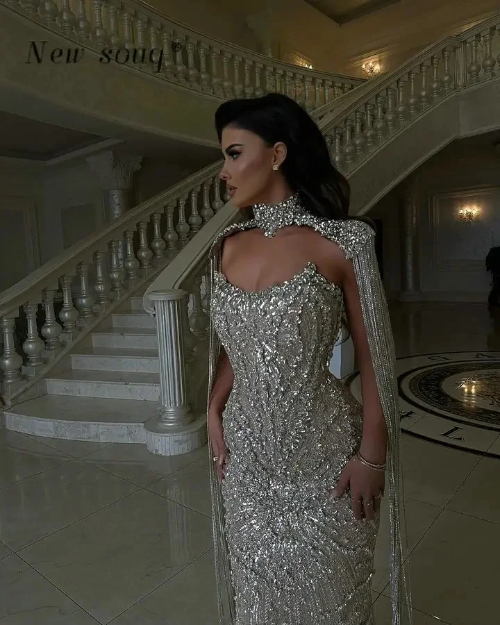 

Dubai Sparkly Silver Crystals Mermaid Evening Dresses with A Cape Customized Arabic Strapless Long Wedding Events Party Gowns