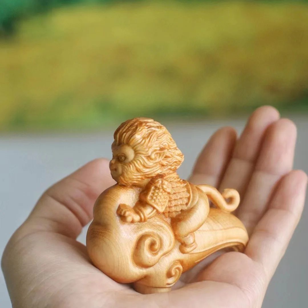 Cypress Wood Carved Swift Monkey Figurine Creative Craft Home Desktop Decor Wenwan Hand Play Gift For Men Collectible Ornament