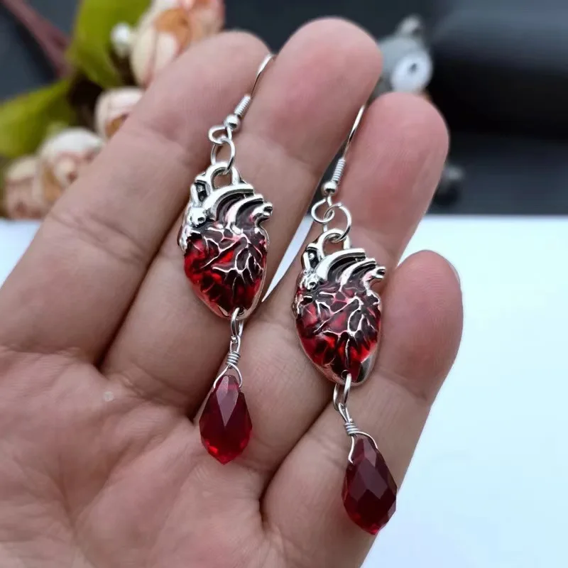 Beating Red Heart Drop Dangle Earrings for Women Gothic Asymmetric Earrings Cosplay Witch Vintage Jewelry Accessories Aretes