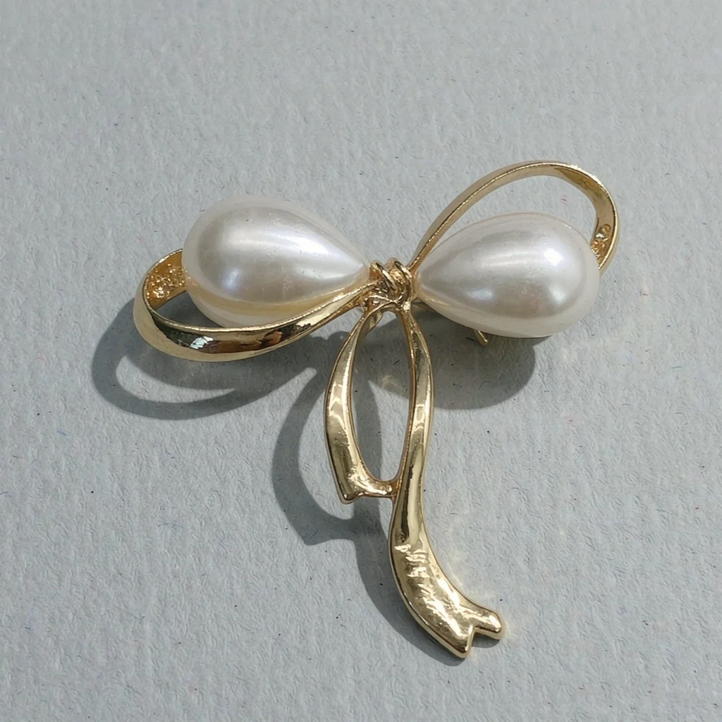 New Shoe Accessories, Personalized Outfits, Clothing Embellishments, Anti-Exposure Brooches, European Retro Style, Scarf Clips, Stylish Brooches, Personalized Wedding Guest Brooches, Best Matching French-Themed Brooches, Anti-Exposure Accessories, Shoe Embellishments, Collar Pins, Silk Clips, Safety Pins, Badges, DIY
