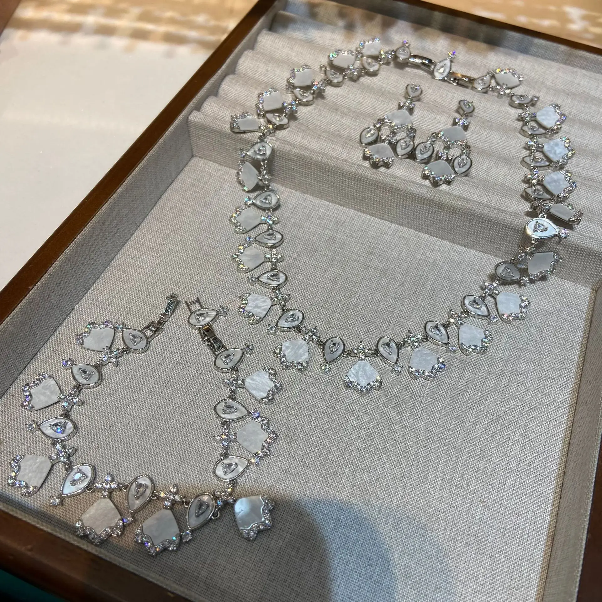 

Искусственные серьги с кисточками Fritillaria и ожерелье, набор браслетов для женщин, модный ювелирный аксессуар в богемном стиле