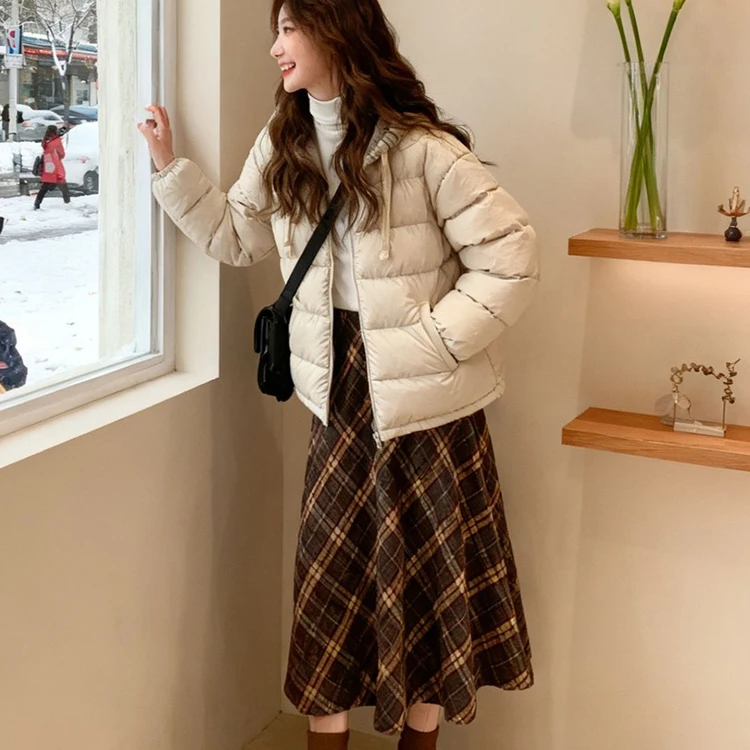 

Антивозрастная осенне-зимняя женская хлопковая тюнетная шляпа, комбинированная базовая клетчатая юбка, комплект из футболки, повседневный комплект Sle Long Sve