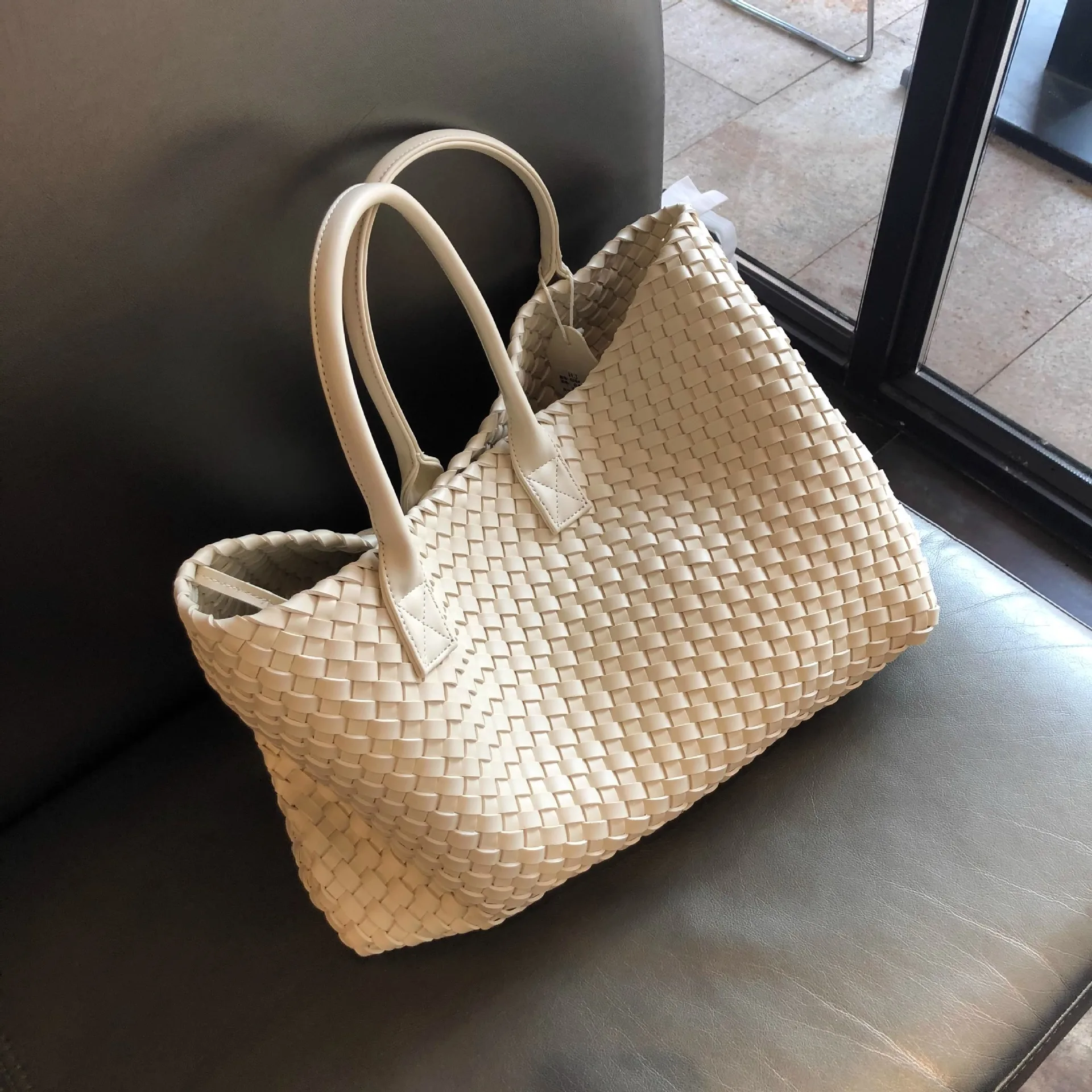 2024 New Handmade Knitted Handbag for Women, Fashionable High-end Handbag, Celebrity Style Trendy Shoulder Bag, Street Tote Bag