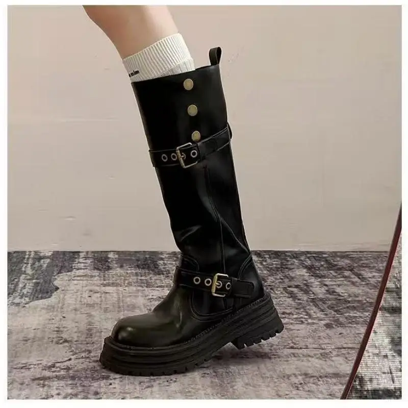 Damen Kniehohe Stiefel zum Umklappen Klobige Plateau Schnallenriemen Motorrad Reitstiefel Retro Punk Wadenlange Schuhe Herbst Winter Neuheiten Modische Bequeme Stiefeletten – Detail 4