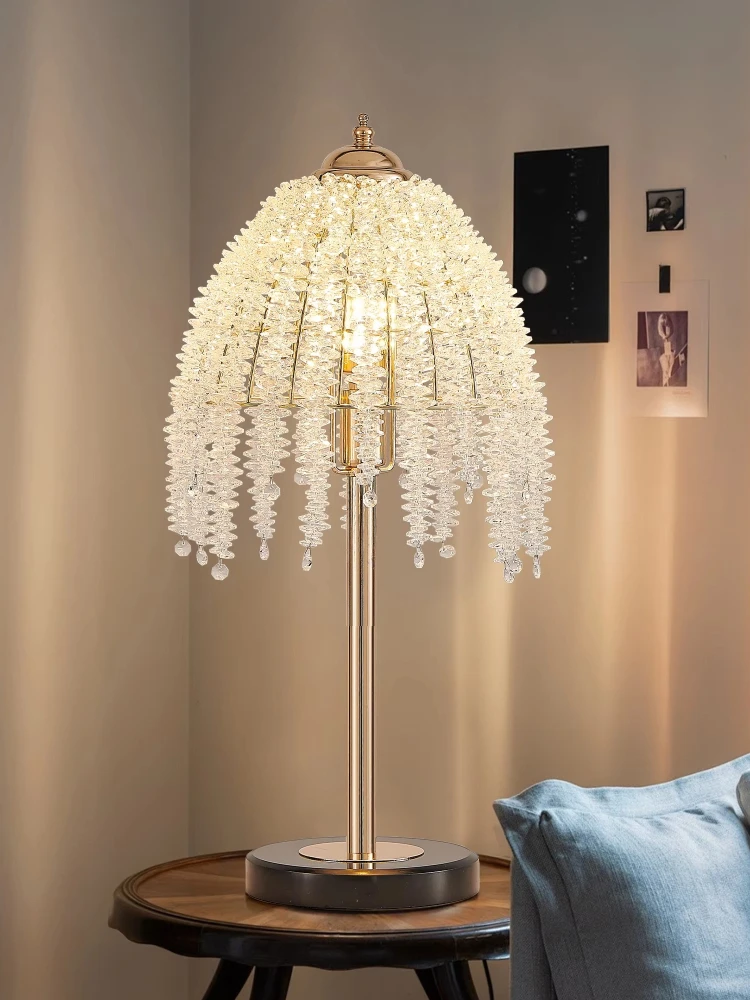 19-Inch gold crystal table lamp elegant bedside table modern wind lamp suitable for living room and bedroom
