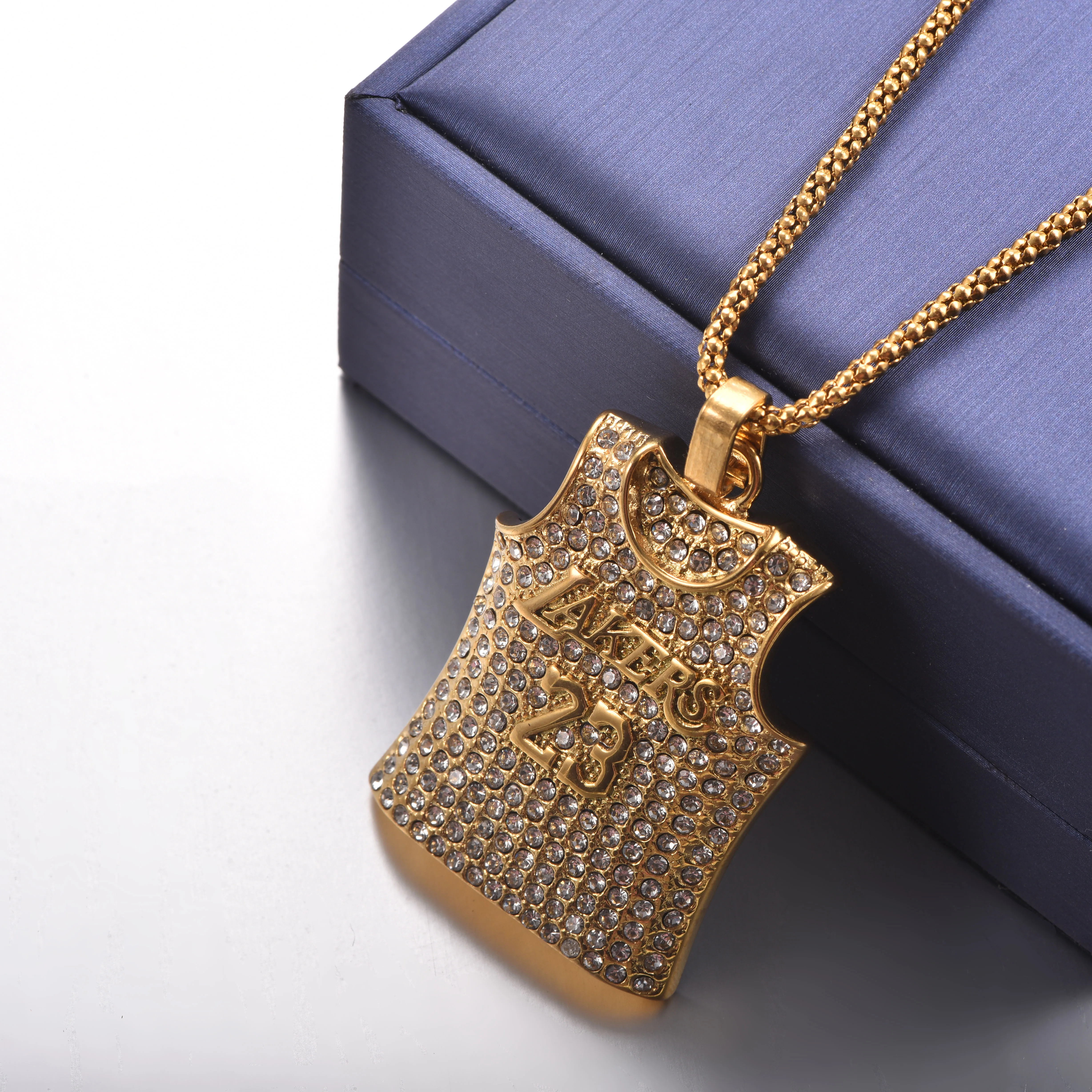 Vergoldeter Edelstahl-Jersey-Anhänger, Fußballtrikot-Charm, Hip-Hop-Sport-Halskettenanhänger für Männer, Fanschmuck – Detail 7