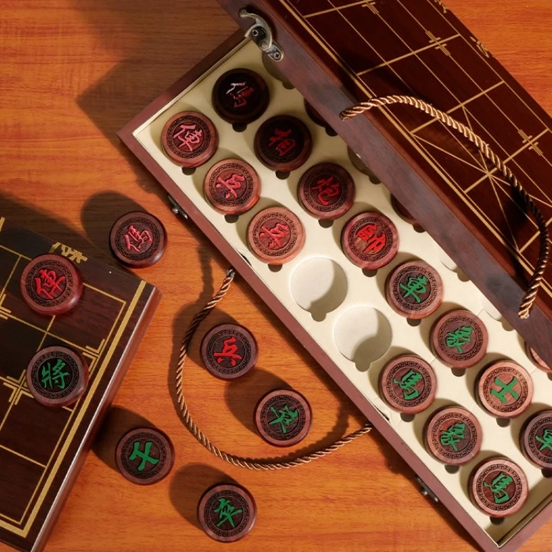 Jeux de société d'échecs chinois portables en bois de luxe, échecs chinois professionnels sculptés pour adultes, jouets de divertissement pour la famille