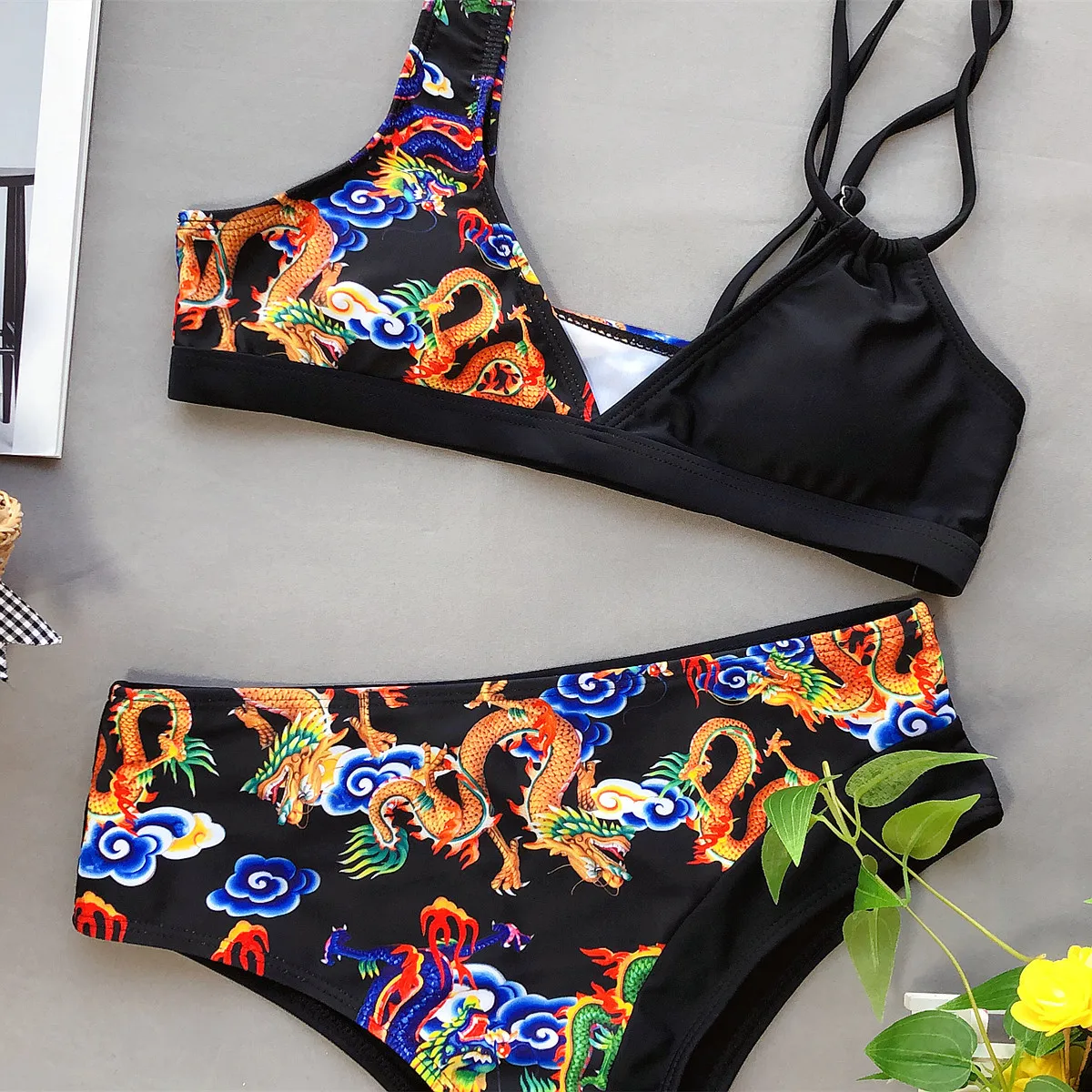 Bikini 2024 Sexy Draak Print Patchwork Hoge Taille Vintage Badmode Badpak Vrouwen Bikini Set Badpak Strand Bikini Push Up