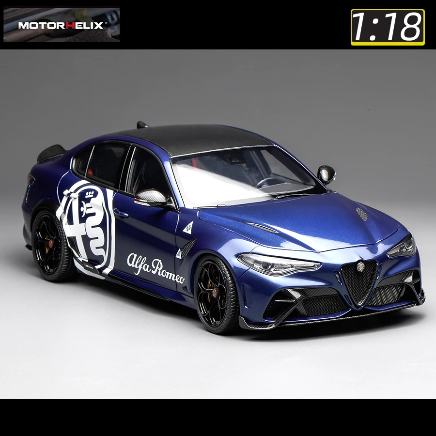 MOTORHELIX 1/18 Alfa Romeo Giulia GTA coche deportivo modelo de coche de metal piezas de exhibición estáticas colección de regalos de vacaciones
