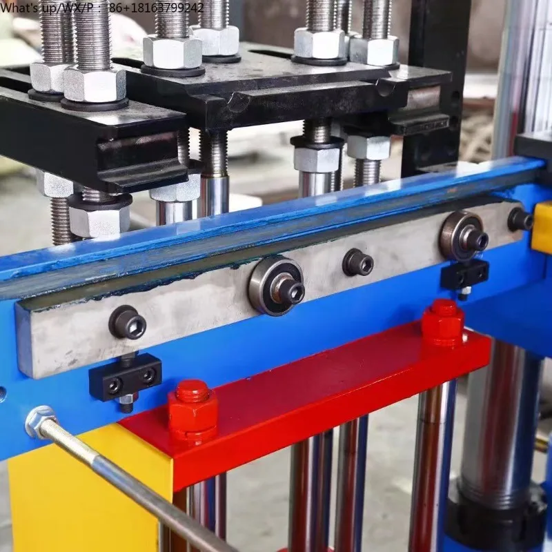 Thermostatic Rubber Injector | Vacuum Insulation | Low-Resistance Mold Clamping