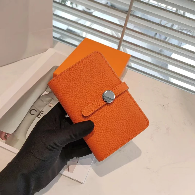 Elegant Short Leather Wallet for Women Slim Design Large Bill Clip Card Holder Bifold Purse Youth Suitable Pure Color Pattern
