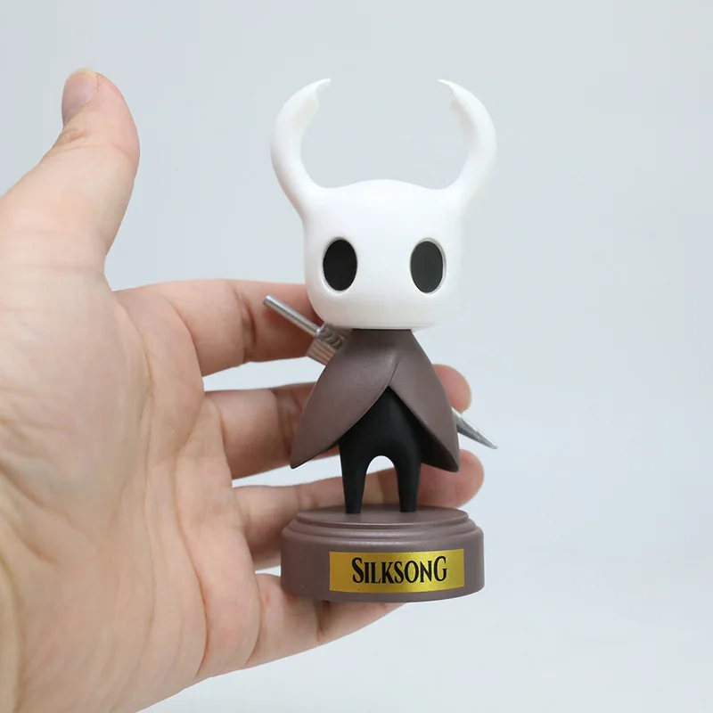 

Фигурка Little Knight из Hollow Knight Silksong, 12 см, модель игрового персонажа, украшение для салона автомобиля, декор для ПК, коллекционная игрушка, подарок