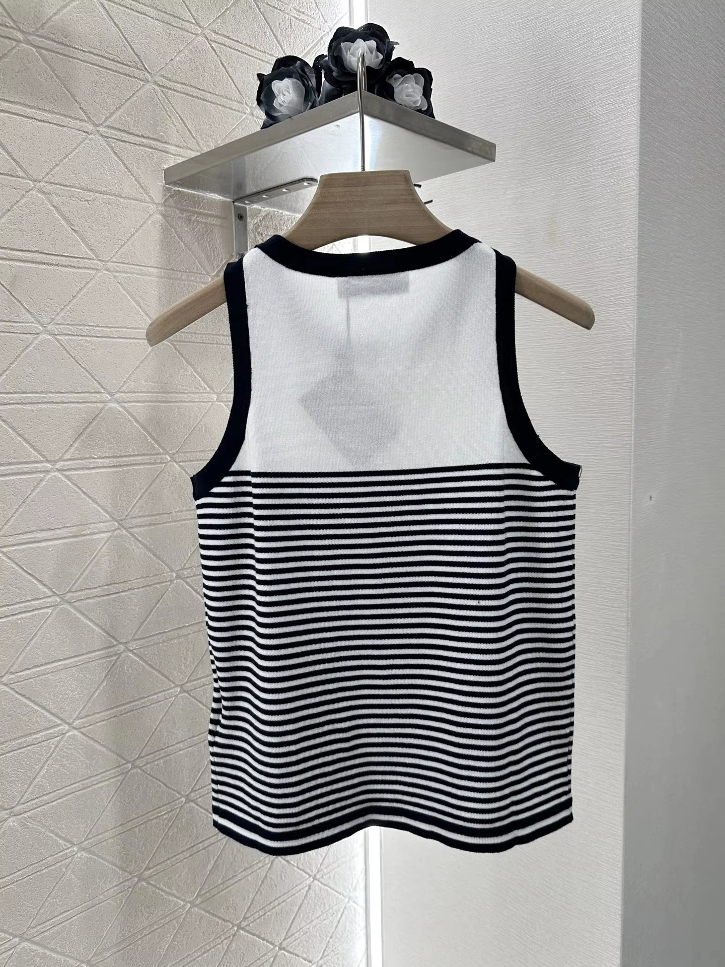 

Designer Brand High quality spring and summer women's striped shoulder digging knitted vest