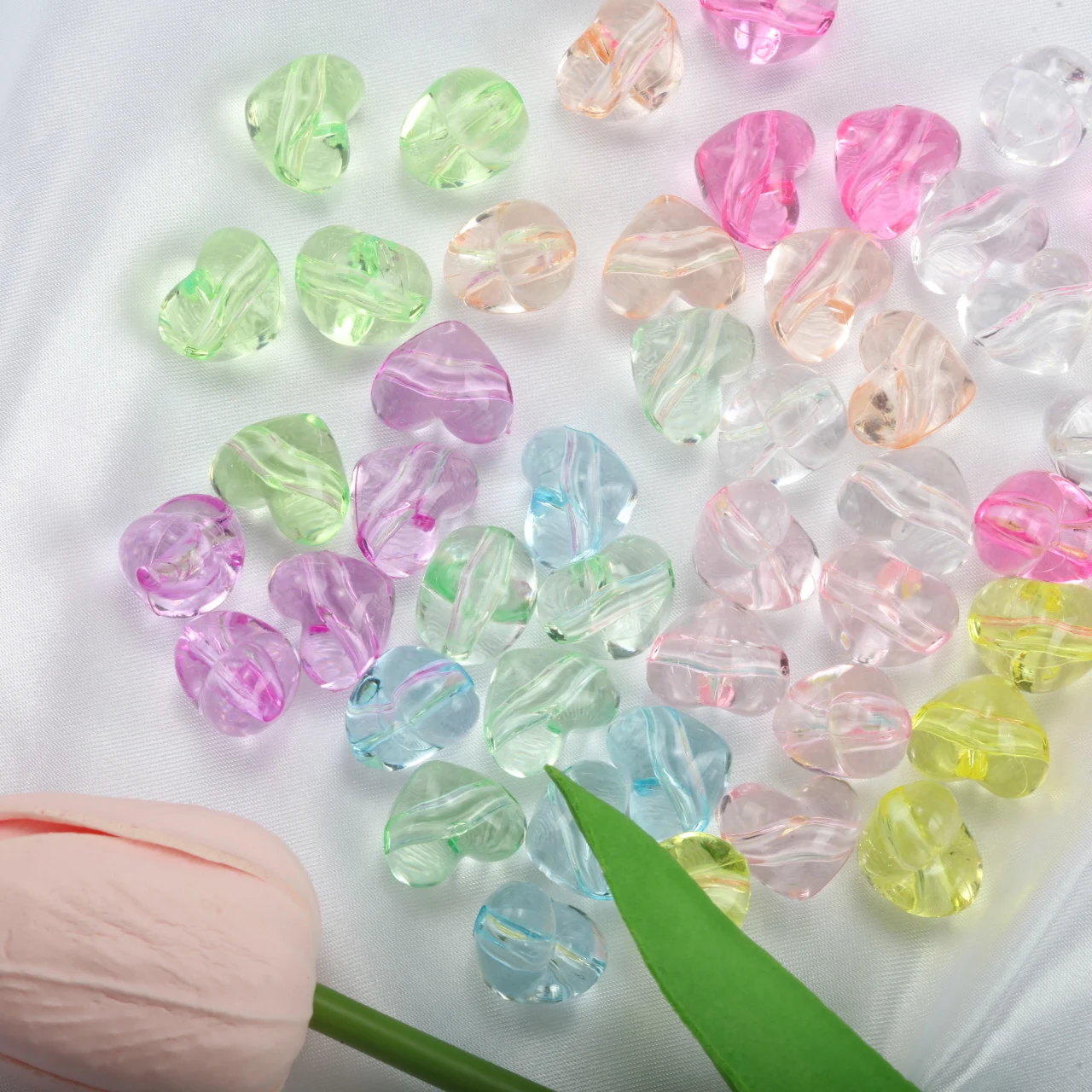Perles acryliques transparentes colorées en forme de cœur 3D, matériaux de perlage faits à la main pour la fabrication d'ornements, accessoires en gros