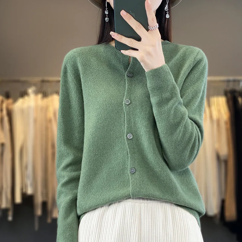 First-line ready-to-wear sweater women's Gui Huazhen round neck cardigan coat new sweater sweater loose in autumn and winter