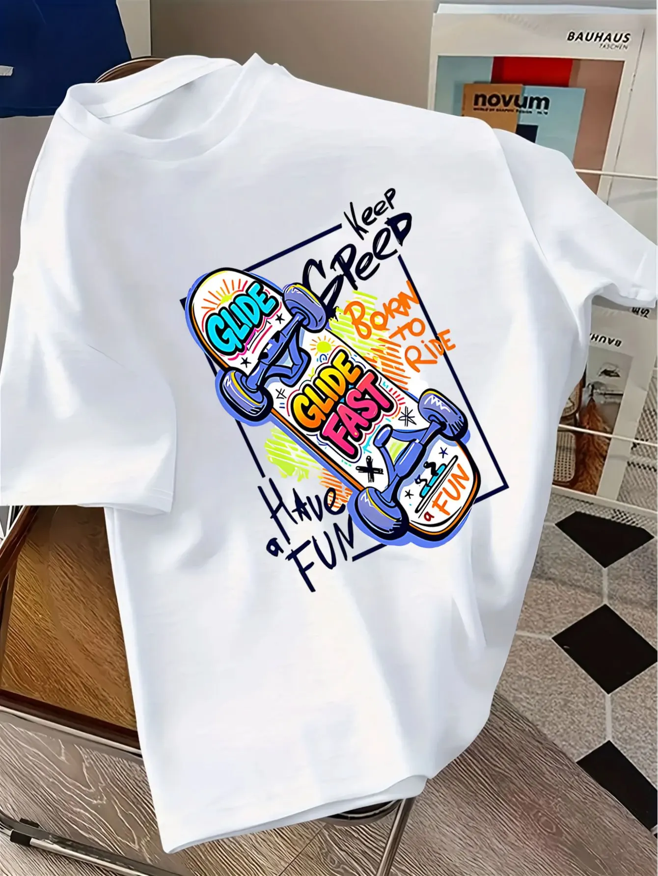 Skateboard Printed Short Sleeved T-shirt, Fashionable Trend, Summer Casual Top Design for Teenagers and Students