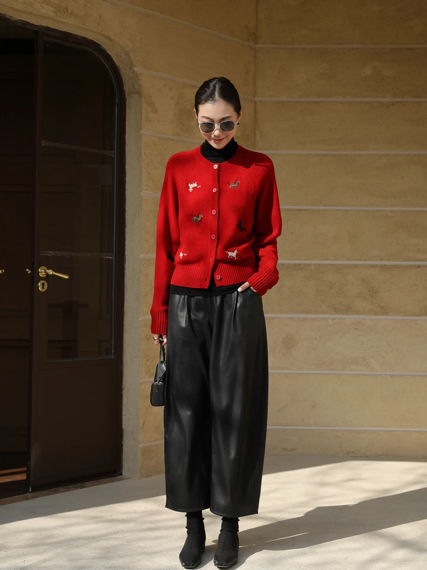 Spring 2026 Women's Loose Knitted Cardigan Embroidered Woolen Sweater Jaet Cartoon Animal Pattern Breathable Casual Wear