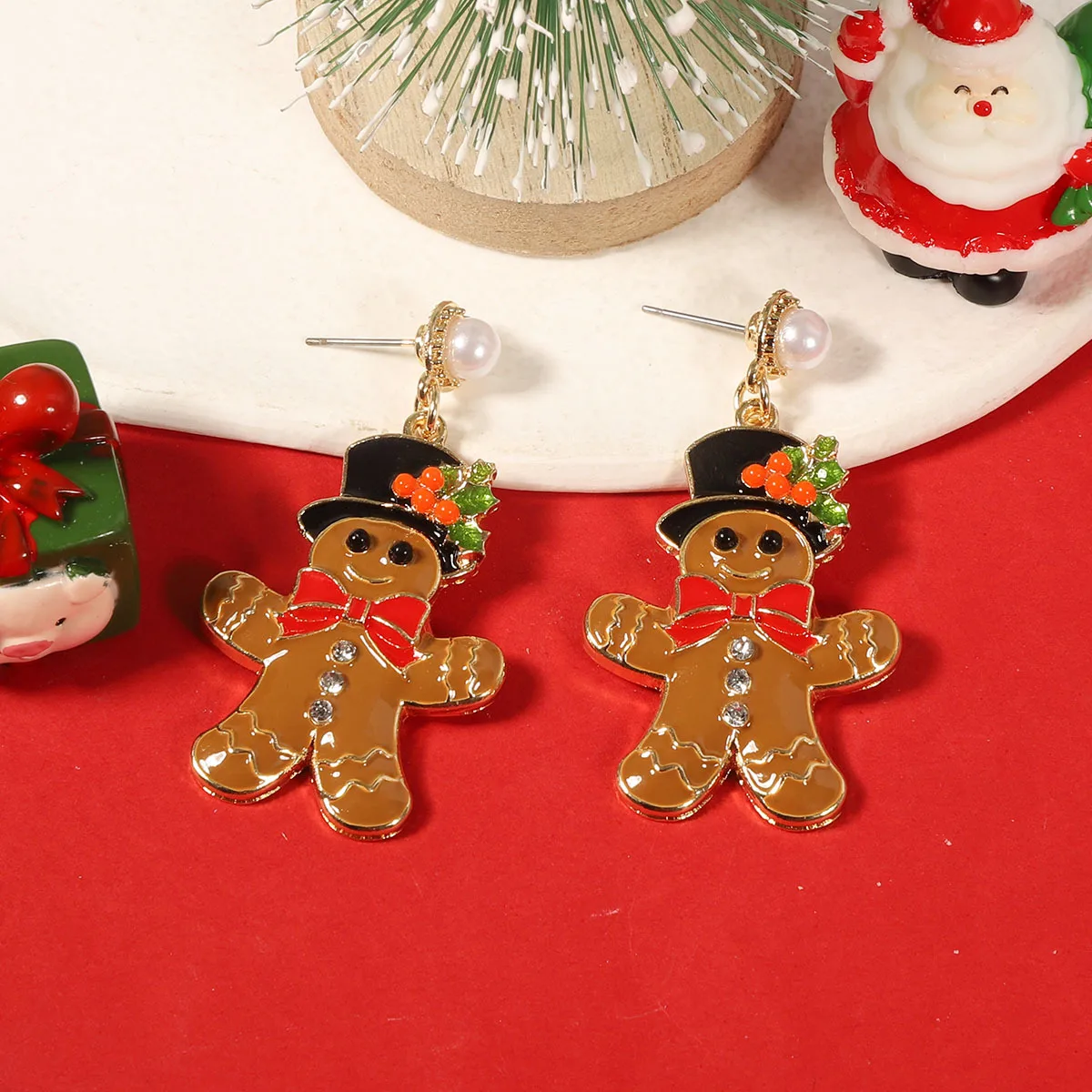 Christmas Earrings Cute Oil-dropped Top Hat Gingerbread Man Dangle Earrings For Women Girl Charming Holiday Accessory Party Gift