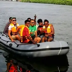 

New Arrival 4-Person Heavy Duty Inflatable Boat, Thickened Durable Inflatable Watercraft for Fishing, Rowing & Leisure