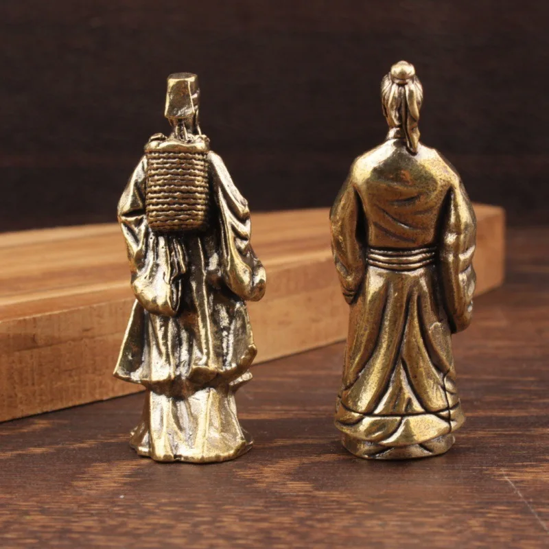 Historical figures Ancient medicine sage Li Shizhen and magic doctor Hua Tuo ornaments are dedicated to bronze statues