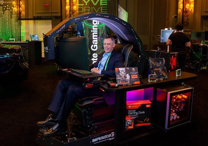 CES Hot Imperator Works IW R1 Computer Cockpit Genuine Leather Chair Workstation With RGB OEM ODM Acer Predator Thronos Comfort view 2