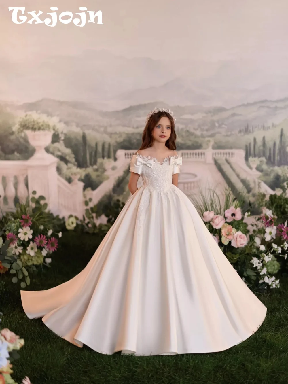 New Arrival Luxury Satin Girls Dresses Formal Evening Gown Sweet Elegant Beaded Bow Kids Princess Gown Wedding Party Dresses