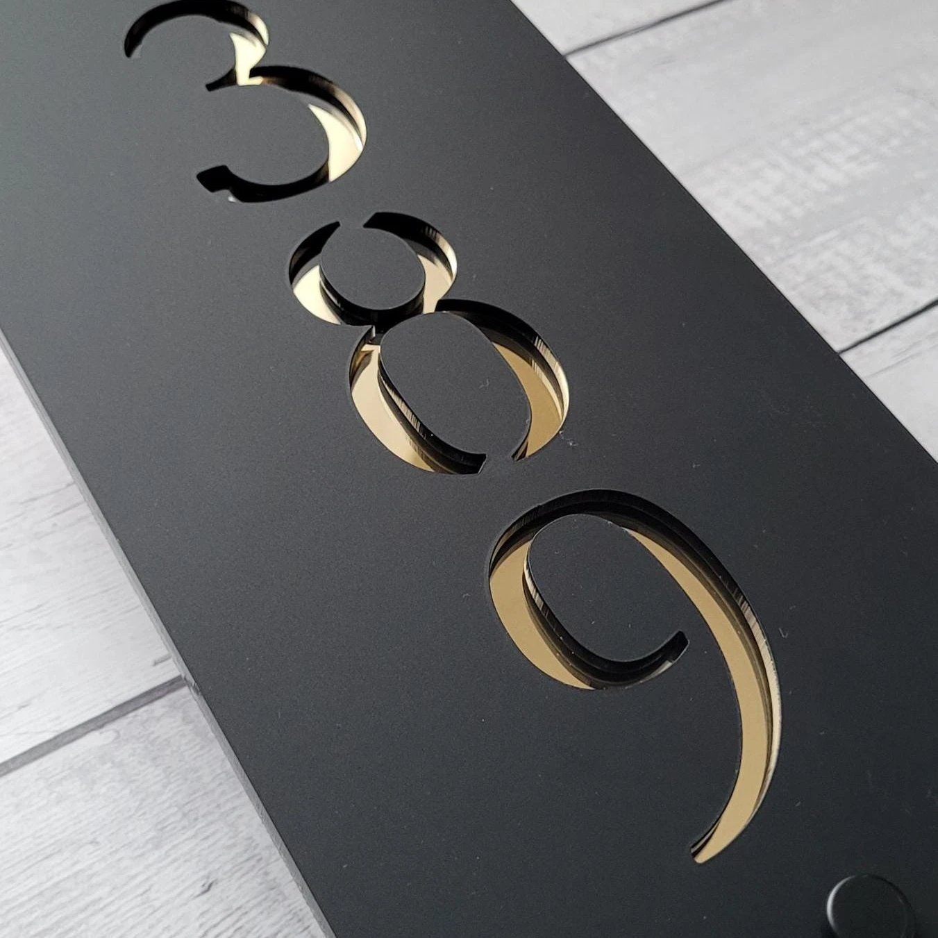 Vertical Modern Acrylic House Number Sign – Suitable for Room Numbers, Residential Numbers, and Outdoor Street Addresses