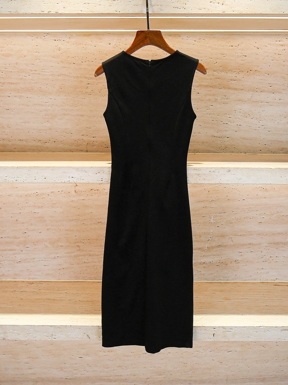 เสื้อกั๊กทรงสลิมสไตล์เฮปเบิร์นสำหรับฤดูร้อนระดับไฮเอนด์ พร้อมกระโปรงทรงเอวสูงแบบเรียบง่ายสำหรับผู้หญิง