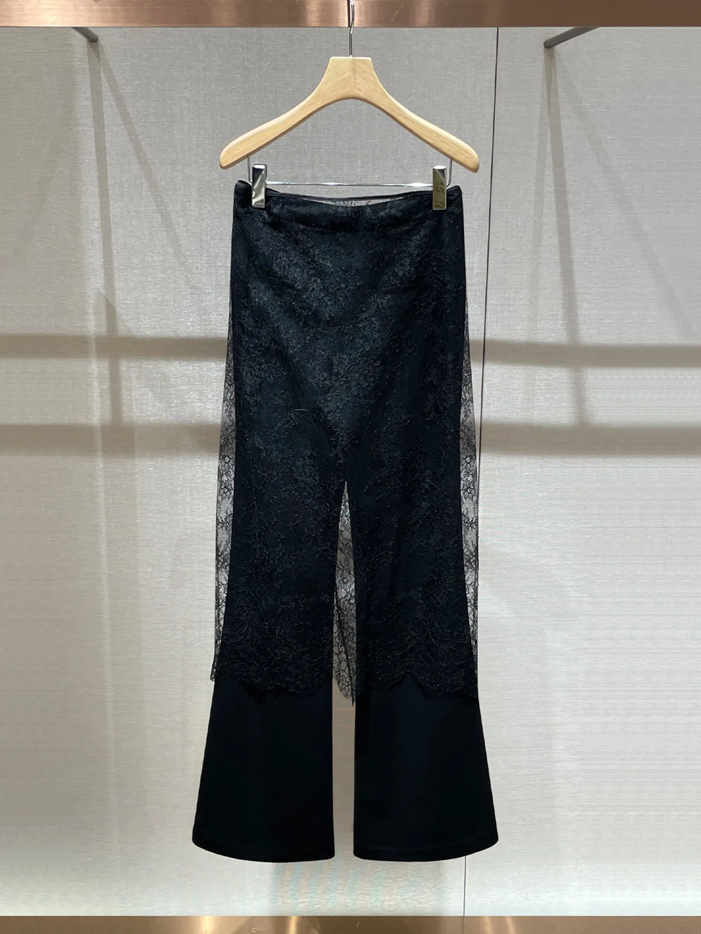 Waist-sealed lace pants design sense stacked skirt fart curtain slim-fitting pants