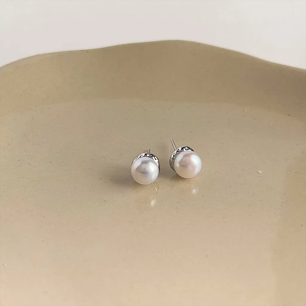 DIY accessories Personality small freshwater pearl stud earrings women's French elegance temperament earrings niche fashion comm view 3