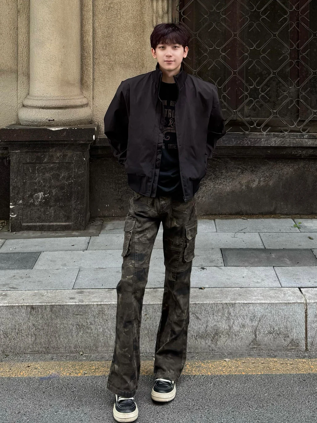 

Американские камуфляжные рабочие джинсы для мужчин, прямые брюки с микро-клешем и множеством карманов, удлиняющие ноги